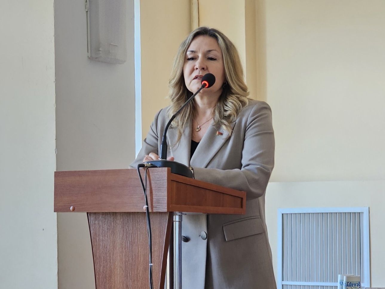 IMG 18064cc440e6159a91f15ba733f3d386 V