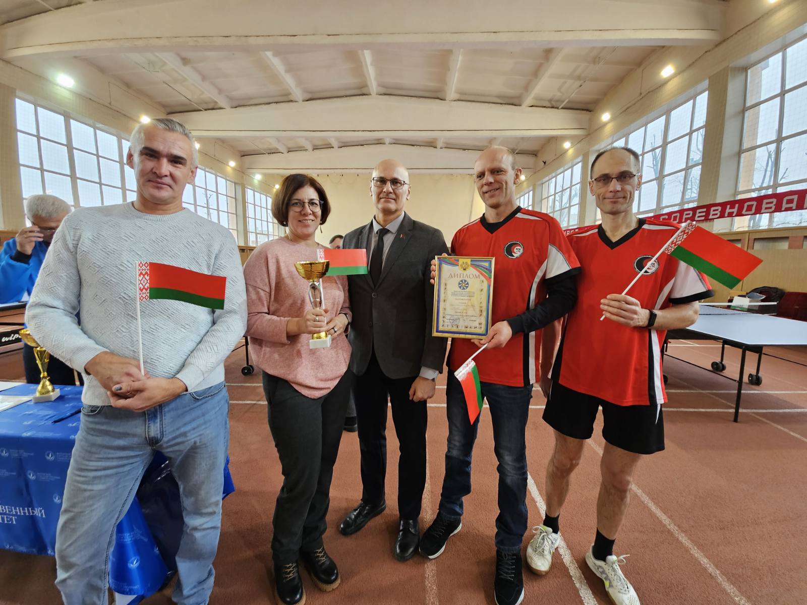 IMG 35f3b9690050a1de7a3612c99145e8b4 V