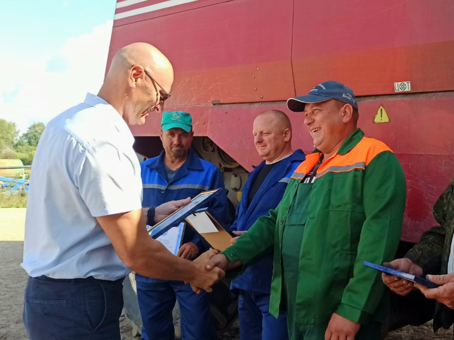 IMG b19647f66e105a46b6c05a4a51bc5845 V