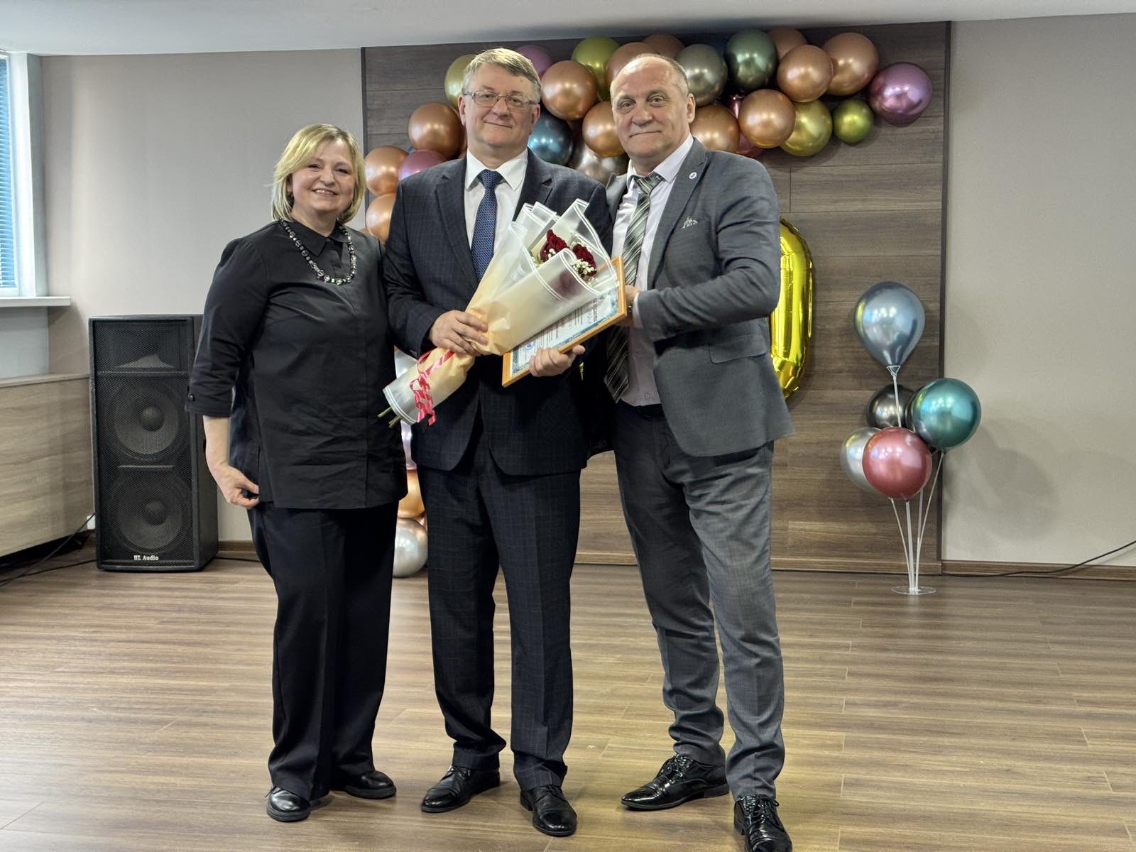 IMG c101c13e96064e021d325cf37f9ce287 V