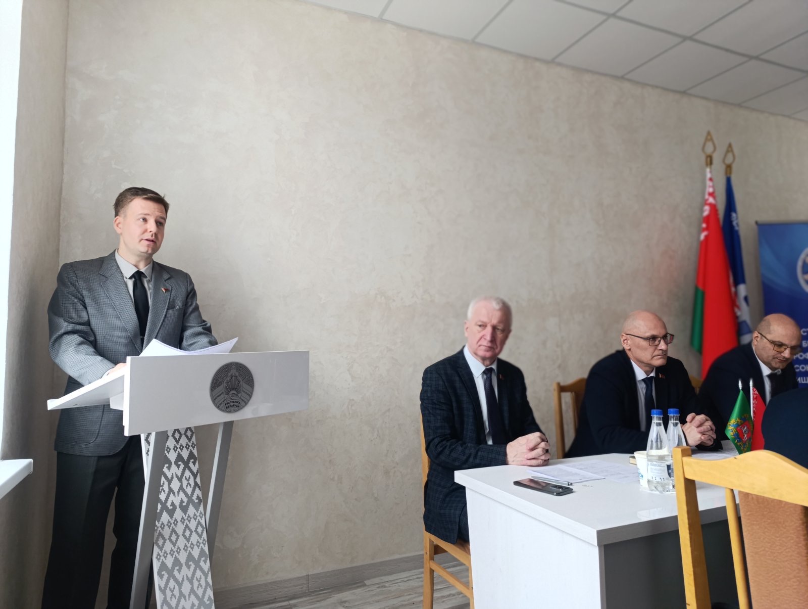 IMG ca2e1a2034a44f3016a239c84b799e54 V