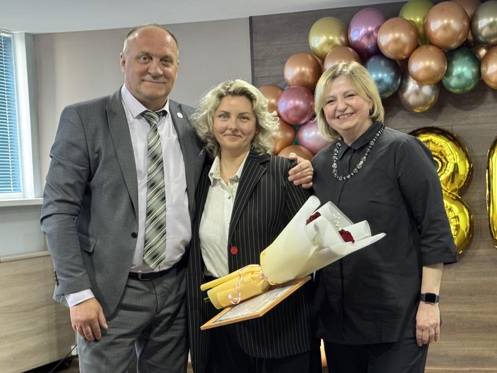 IMG dc84bef94178af11363a3c63605121a5 V