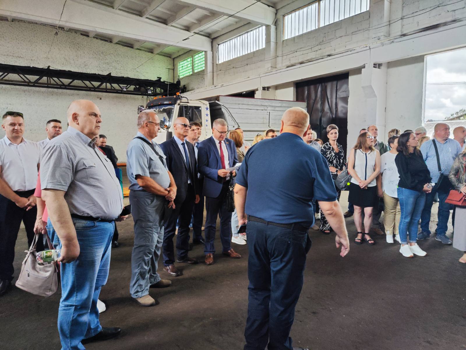 IMG f674621aac96db25ddcac1f18033c765 V